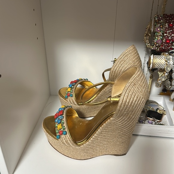 Gucci wedges. Size 37 1/2. Only worn once. - Picture 5 of 10